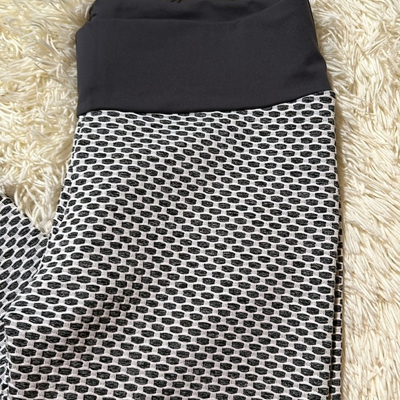 Workout Leggings - Picture 6 of 6